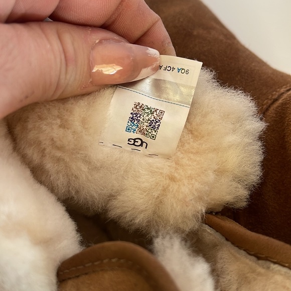 Uggs Corey Chestnut Colod Boots - Picture 8 of 9